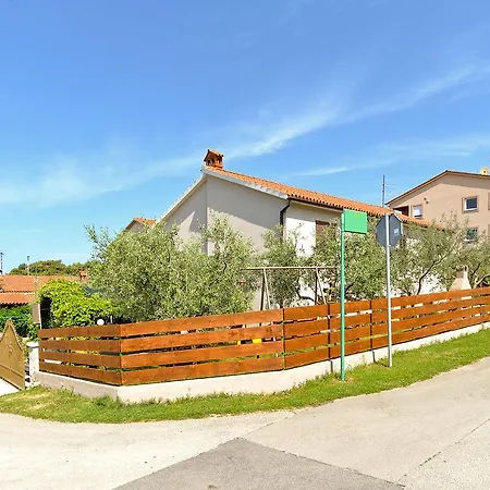Chiara 877 Pula