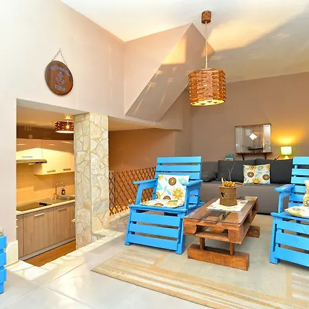 Chiara 877 Apartment